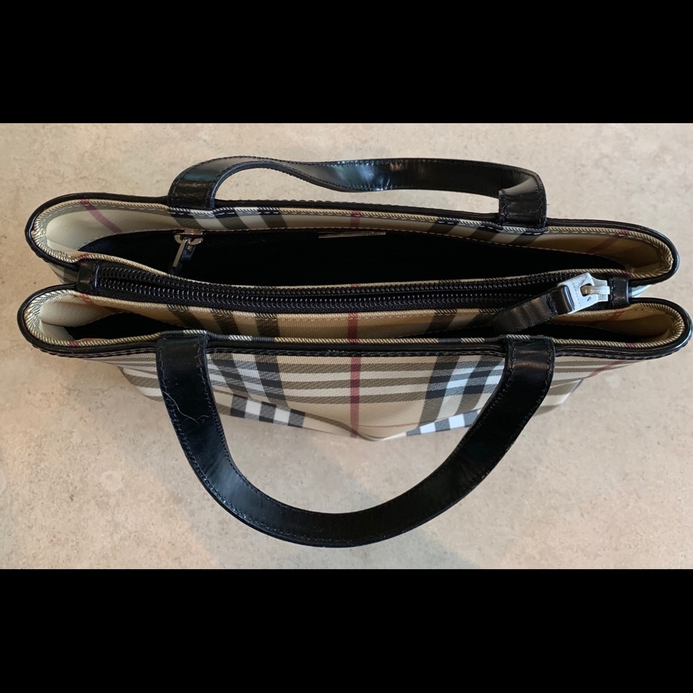 Burberry Nova Check Canvas Bag with Black Trim. - Picture 4 of 5